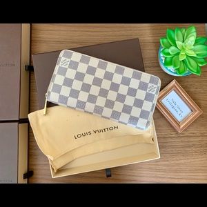 Louis Vuitton Damier Azur Full Size Zippy Wallet